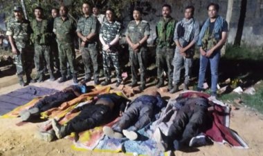 सुरक्षा बलो ने जनरल कमांडर सहित तीन अन्य नक्सलियों को मार गिराया