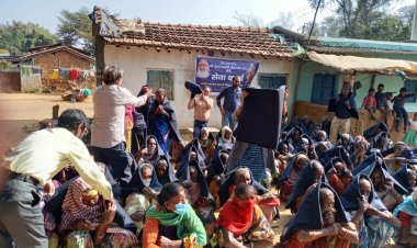 श्रीकृष्ण प्रणामी ट्रस्ट ने बड़गांई बस्ती में निर्धन, लाचार व दिव्यांगो के बीच बांटे कम्बल