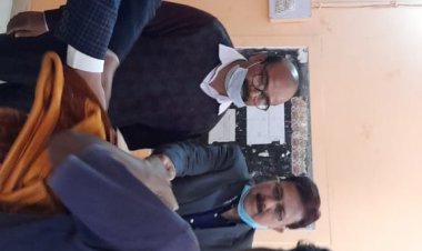 एसबीआई के अधिकारियों ने आदिम जाति सेवा मंडल के बच्चों के बीच बांटे कंबल-चादर