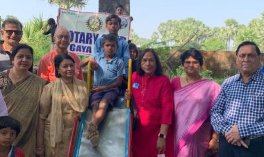 रोटरी गया सिटी ने डिहुरी मध्य विद्यालय को टेबल-बेंच डोनेट किए,बच्चों के खिले चेहरे