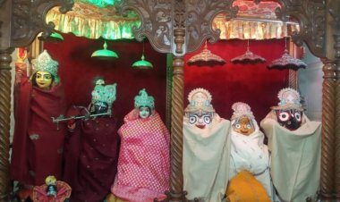 गौड़ीय मठ में भगवान जगन्नाथ धारण किए गर्म कपड़े