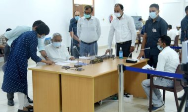 जिनके घर मुख्यमंत्री गए, उनकी भी फ़रियाद नहीं सुन रहे अधिकारी