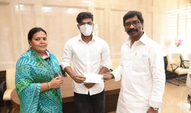 कैंसर रोग से जूझ रहे मुंबई के टीएमएच में इलाजरत वरिष्ठ पत्रकार रवि प्रकाश को मुख्यमंत्री हेमंत सोरेन ने दी आर्थिक सहायता