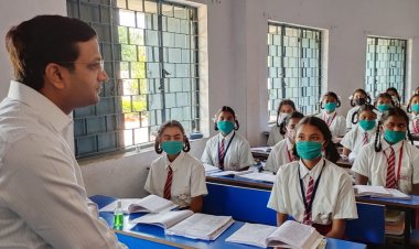 उपायुक्त छवि रंजन ने निभाई शिक्षक की भूमिका