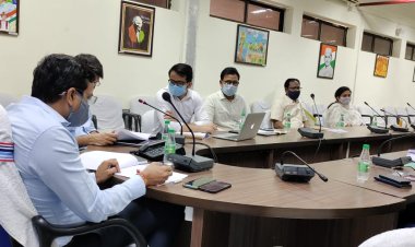 जल जीवन मिशन की उपायुक्त ने की समीक्षा, योजनाओं को निर्धारित समय में पूरा करने का दिया निर्देश:विनय मिश्रा