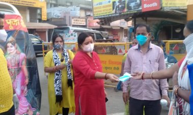 युवा रांची महानगर रामनवमी पूजा समिति की ओर से सेनिटाइजर,मास्क,हैंड ग्लब्स वितरित