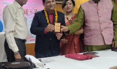 मिर्ज़ा ग़ालिब के जाफ़री को पाटलिपुत्र काव्य महोत्सव सम्मान