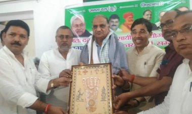 बिहार प्रदेश जदयू व्यवसायिक व उद्योग प्रकोष्ठ के प्रदेश अध्यक्ष कमल नोपनी का गया में आगमन, व्यवसाय कार्यकर्ताओं ने किया भव्य स्वागत