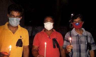 दिवंगत कोरोना वाॅरियर पत्रकारों को कैंडल प्रज्ज्वलित कर दी गई भावभीनी श्रद्धांजलि