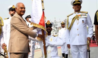 भारत के राष्ट्रपति ने भारतीय नौसेना के 22वें मिसाइल वेसल स्क्वाड्रन को मानक प्रस्तुत किया