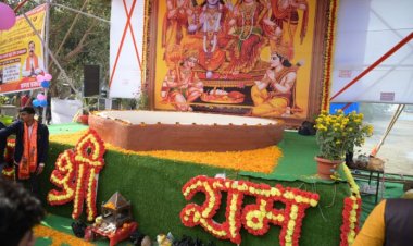 1500 लीटर तेल से प्रज्ज्वलित हुआ सबसे बड़ा दीपक