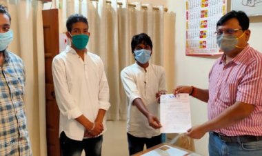 एनएसयूआई के प्रतिनिधिमंडल ने कांके बीडीओ को सौंपा ज्ञापन