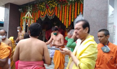 पूर्व केंद्रीय मंत्री सुबोधकांत सहाय ने जगन्नाथपुर मंदिर में की पूजा-अर्चना