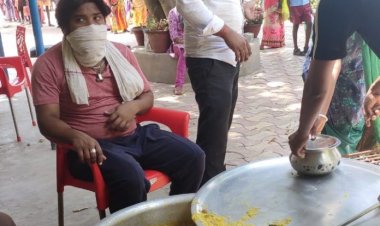 “समाजसेवी राजन नायक ने लंगर में किया सहयोग” हैप्पी चिल्ड्रेन स्कूल परिसर में ढाई सौ गरीबों को कराया भोजन