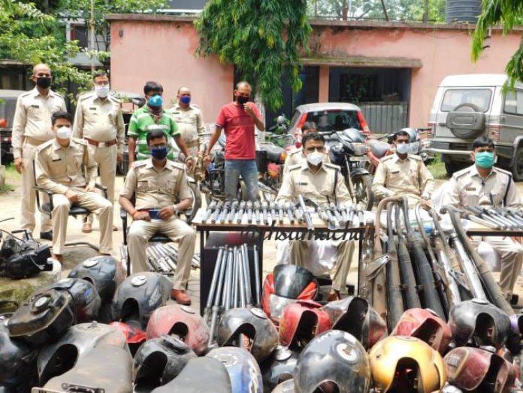 कदमा पुलिस की बड़ी कामयाबी, 100 से ज्यादा गाड़ियों के कटे पाटर्स मिले।