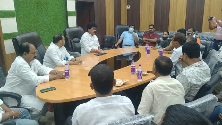 हड़ताल के कारण नारकीय हो चुकी स्थिति, मेयर, डिप्टी मेयर व पार्षद ने कसी कमर, झाड़ू लेकर खुद उतरेंगे सड़क पर