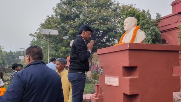 आधुनिक भारत के निर्माण में सरदार पटेल के अमूल्य योगदानों को भूलाया नहीं जा सकता: डीएम