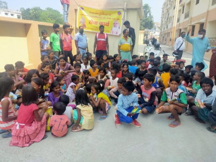 राज्य की 83 फ़ीसदी आबादी को प्रभावित करनेवाली शिक्षा व्यवस्था की कहीं चर्चा नहीं । कैसे होगा विकास ? कैसे रुकेगा पलायन?
