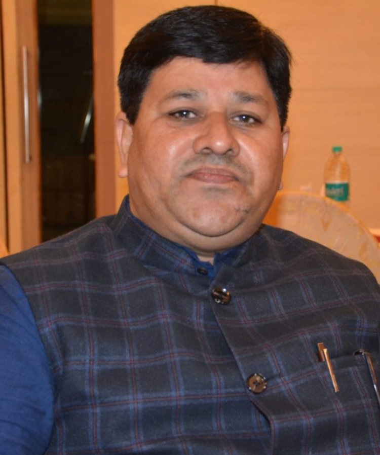 कांग्रेस पार्टी के नेता कर रहे अधिकारियों का भयादोहन : अजय राय