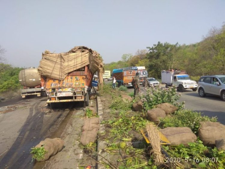 चौपारण के दनूआ घाटी मे 3 गाड़ियां आपस में टकराई,2 की हालत गंभीर, हज़ारीबाग रेफर