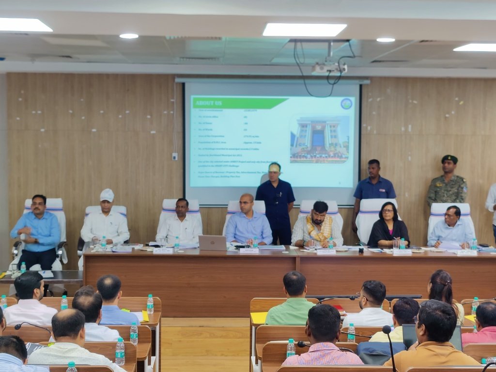 निगम स्तर के सभी पेंडिंग योजनाओं को ससमय पूरा करें : हफ़ीज़ुल हसन