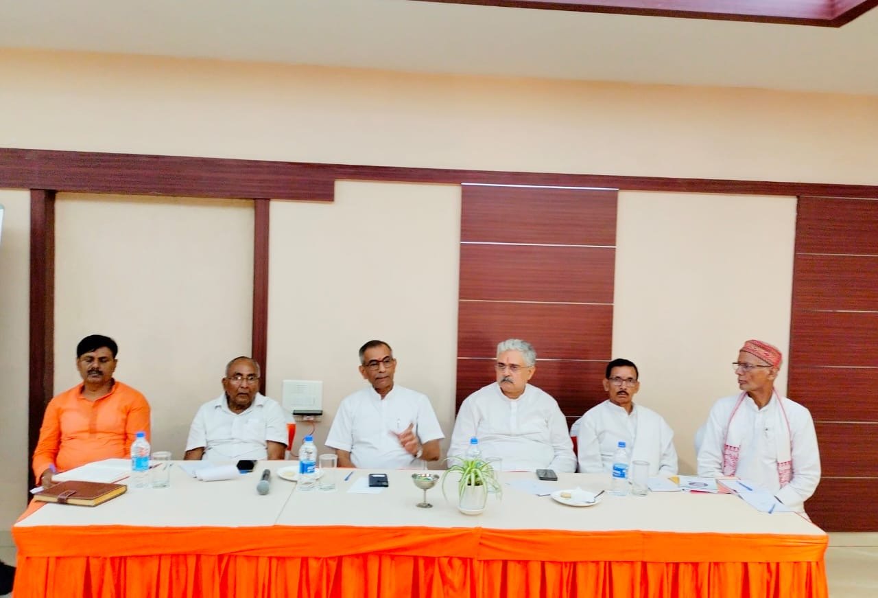 जब तक समाज में जात पात की भावना है तब तक समाज संगठित नहीं हो सकता हैं : विनायकराव देश पांडे