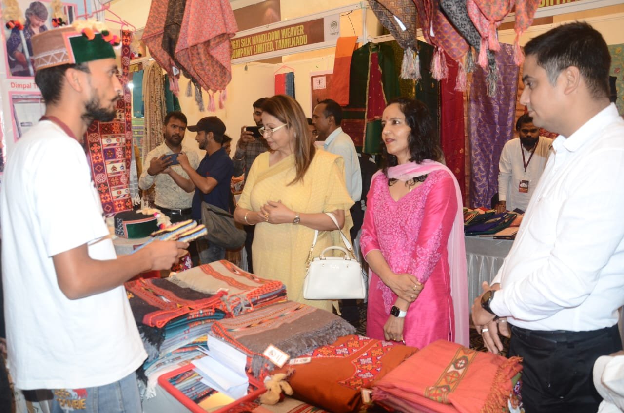 "ग्रामीण सेलिब्रेटिंग डेवलपमेंट" क्लासिक एक्सपो के दूसरे संस्करण का आयोजन होटल  रैडिसन ब्लू में 