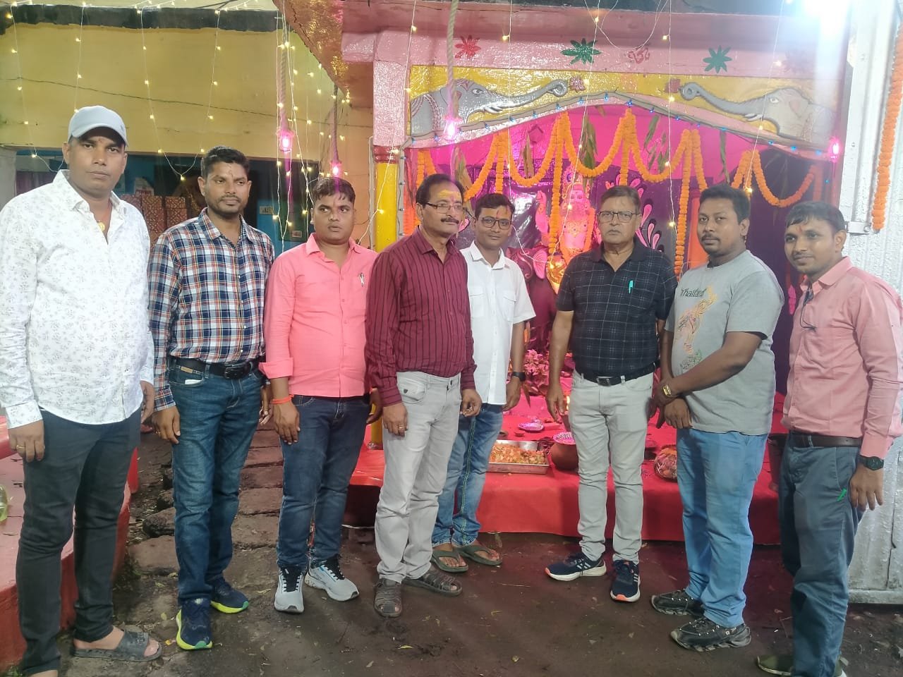 वरीय प्रशाखा अभियंता(संकेत) एवं पीडब्लूआई में धूमधाम से मनाया गया विश्वकर्मा पूजा