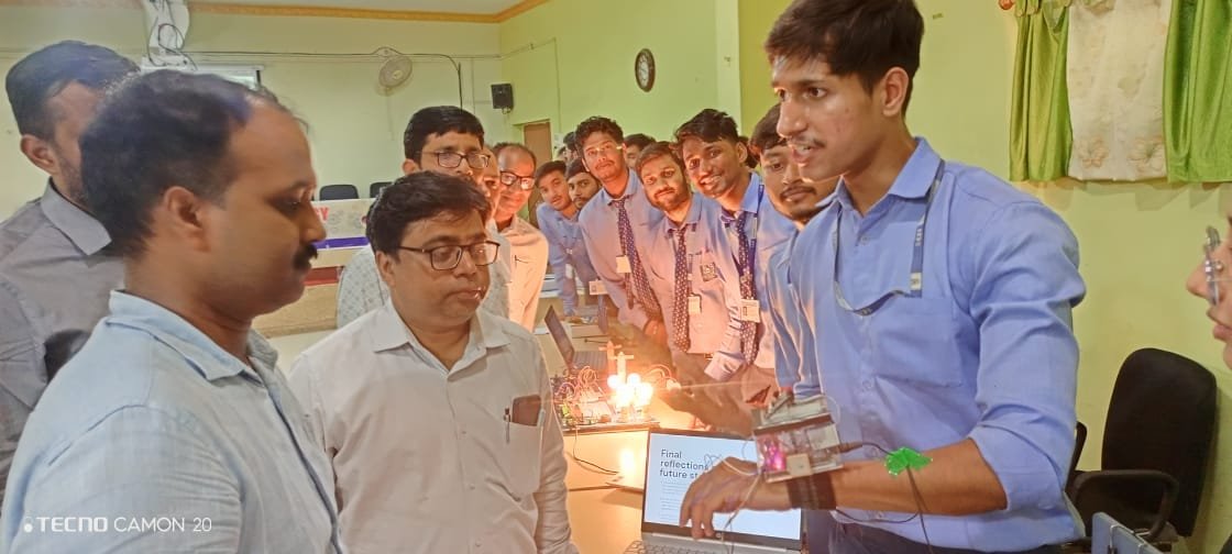 कैंब्रिज इंस्टिट्यूट ऑफ़ टेक्नोलॉजी में इन्नोवेटिव मॉडल एग्जिबीशन