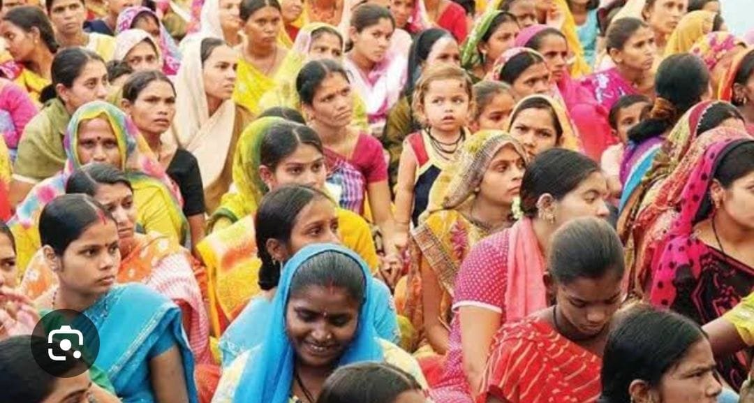 आज महिलाएं हर क्षेत्र में परचम लहरा रही हैं