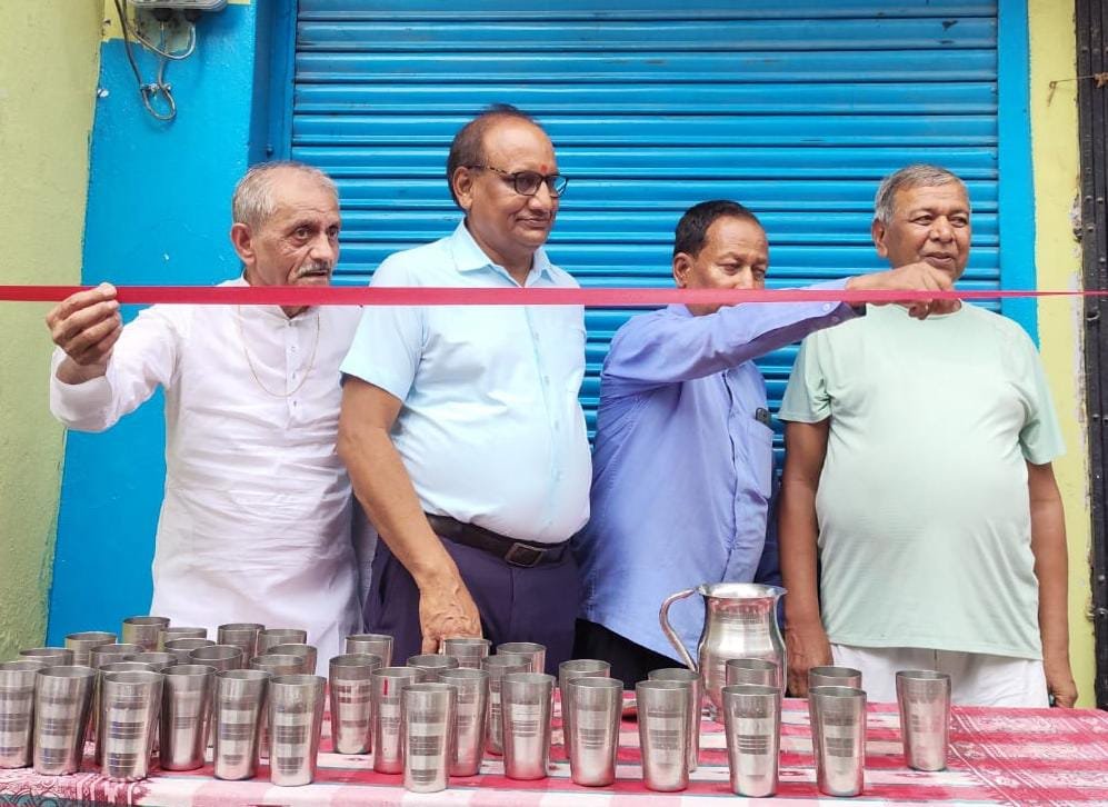 सेवा ही सच्चा धर्म: रथ यात्रा पर कल्याण सेवा समिति द्वारा शरबत वितरण