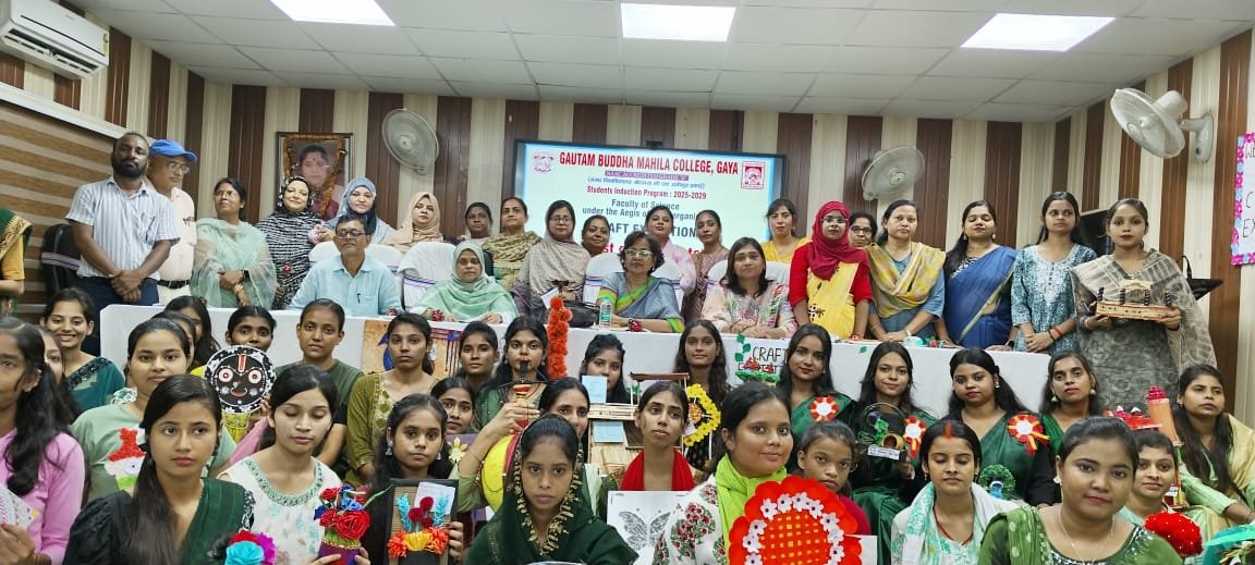 जीबीएम कॉलेज में विज्ञान संकाय की छात्राओं ने "बेस्ट अॉउट अॉफ वेस्ट" विषय पर लगाया "क्रॉफ्ट एक्ज़िबिशन" ज़ूलॉजी, बॉटनी, केमेस्ट्री एवं फिजिक्स की छात्राओं ने वेस्ट से बनाये बेस्ट क्रॉफ्ट्स