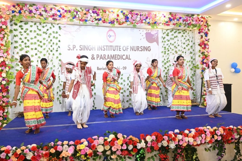 एस. पी. सिंह इंस्टीट्यूट ऑफ नर्सिंग एवं पैरामेडिकल में वार्षिक समारोह का आयोजन