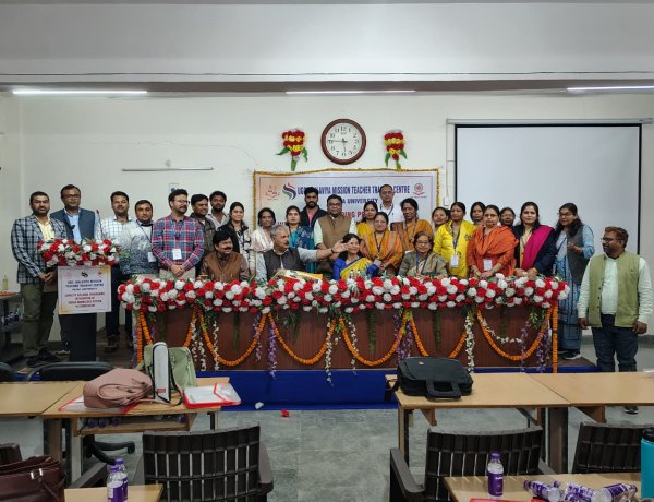 उपभोक्तावादी मानसिकता से ऊपर उठकर प्रकृति के साथ संतुलन में रहकर विकास कार्य करने की है आवश्यकता, भारतीय मनीषियों से प्राप्त ज्ञान की जड़ों को नष्ट होने से बचाने के लिए करने होंगे प्रयत्न