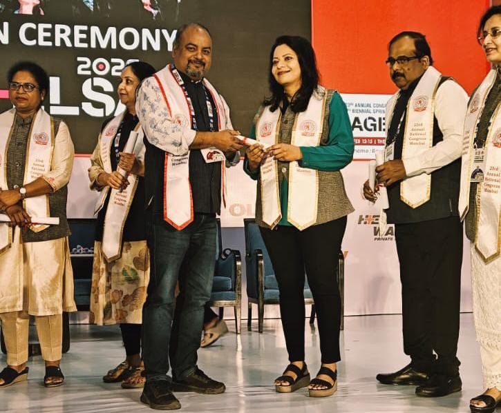 मुंबई में राष्ट्रीय सम्मेलन में गया के सर्जन Dr. J P SINGH को दोहरी फेलोशिप से सम्मानित