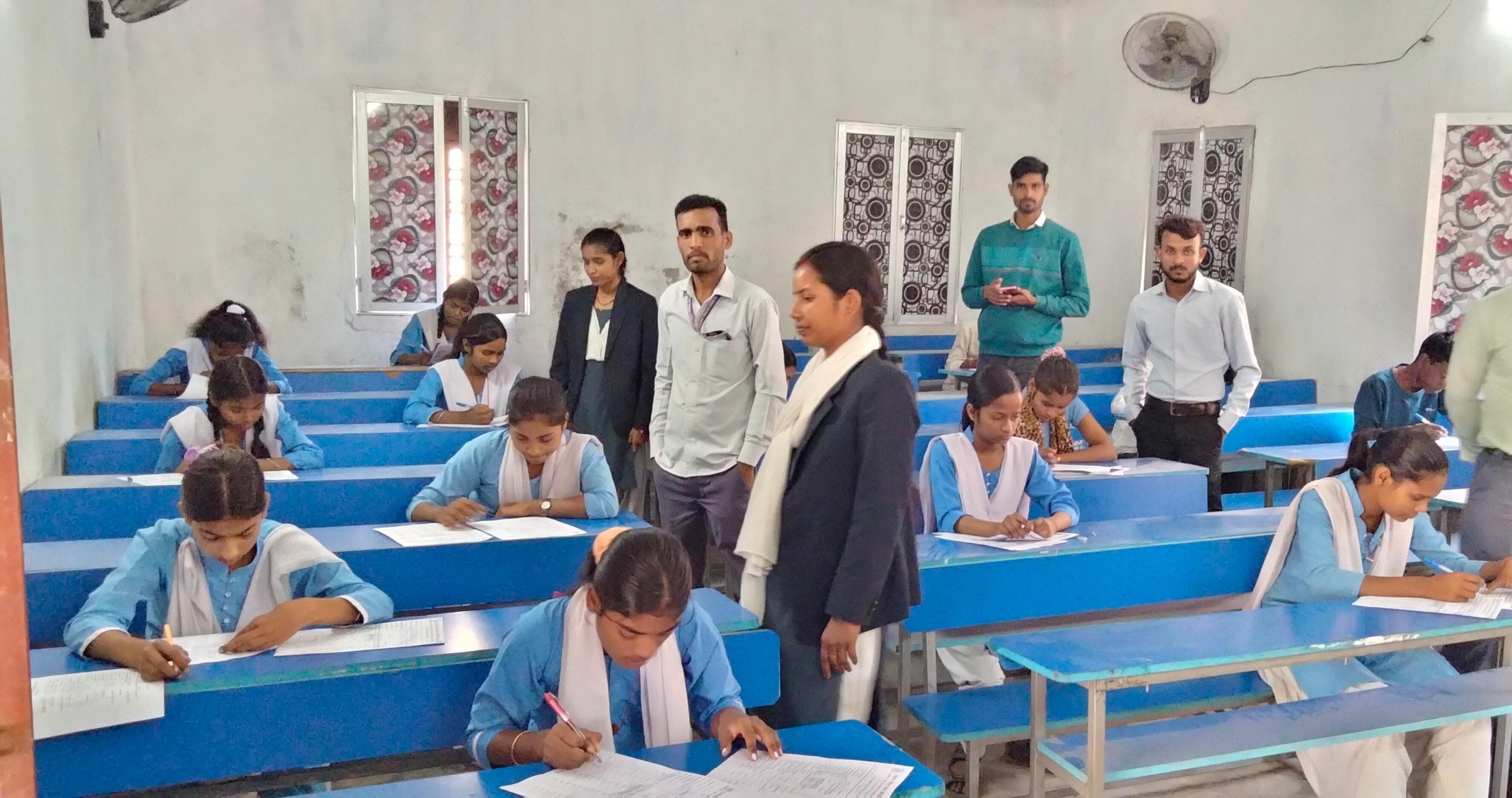 ग्रामीण प्रतिभा खोज प्रतियोगिता परीक्षा का हुआ आयोजन,छात्रों में दिखा उत्साह, परीक्षा में टॉप टेन में जगह बनाने वाले विधार्थियों को किया जायेगा सम्मानित