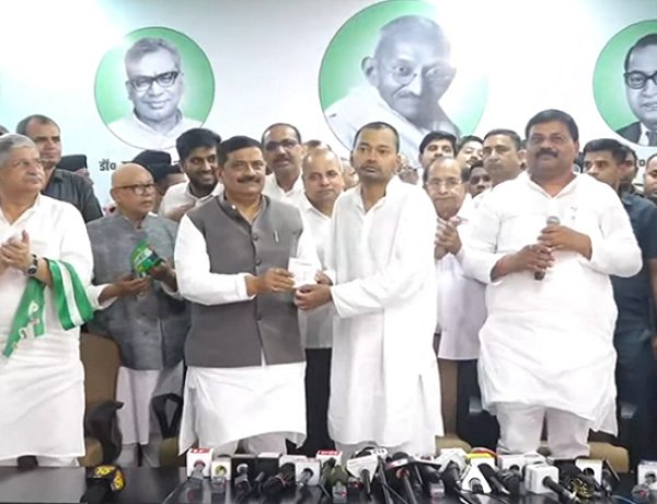 जेडीयू में शामिल हुए निशांत कुमार, कार्यकारी अध्यक्ष ने दिलाई पार्टी की सदस्यता, ललन सिंह भी रहे मौजूद